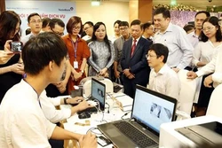 Ngành y tế đẩy mạnh thanh toán không dùng tiền mặt