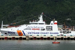 Hạ thủy tàu Cảnh sát biển 8005