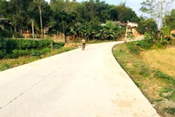 Người dân miền núi Đông Thọ tự nguyện hiến đất làm đường