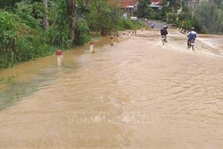 Lũ quét bất ngờ cuốn trôi một công an viên ở Lâm Đồng