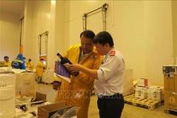 Thành phố Hồ Chí Minh kiểm tra các kho lạnh trữ thực phẩm phục vụ Tết