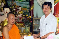 Hậu Giang: Thăm, chúc mừng Lễ Sen Dolta