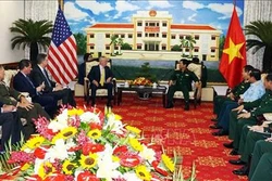 Việt Nam và Hoa Kỳ tăng cường hợp tác trong lĩnh vực quốc phòng