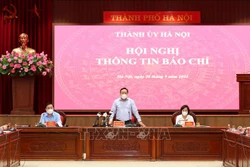 Phó Bí thư Thành ủy Hà Nội Nguyễn Văn Phong phát biểu tại Hội nghị. Ảnh: TTXVN phát