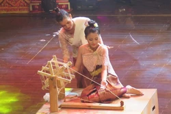 Những giá trị đạo đức trong gia huấn ca nữ vẫn luôn sâu sắc và ý nghĩa trong cuộc sống hôm nay. Ảnh: Yến Thanh