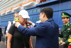 Đón 2.700 khách du lịch đầu tiên đến Huế bằng đường hàng hải năm 2024