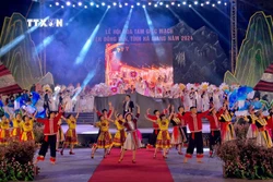 Lễ hội "Miền hoa thương nhớ” ở cao nguyên đá Đồng Văn