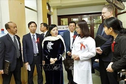 Triển khai điều trị ARV thông qua bảo hiểm y tế: Đảm bảo cho việc điều trị liên tục và lâu dài