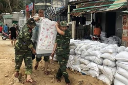 Thủ tướng Nguyễn Xuân Phúc gửi thư động viên đồng bào miền Trung bị thiên tai