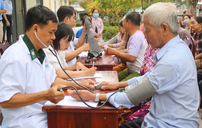 potal-sat-canh-cung-phu-nu-ngheo-noi-bien-gioi-tay-nam-7901616.jpg