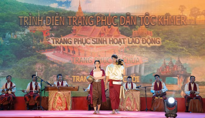 potal-khai-mac-ngay-hoi-van-hoa-the-thao-va-du-lich-dong-bao-dan-toc-khmer-tinh-an-giang-lan-thu-xiv-7965375.jpg