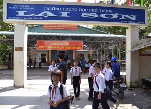 Xã Lại Sơn (huyện Kiên Hải) là một trong 9 xã đảo của tỉnh Kiên Giang đang trên đà đổi mới, phát triển toàn diện giáo dục - đào tạo. Ảnh : Lê Huy Hải - TTXVN
