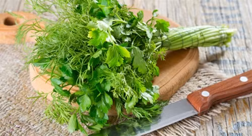 Mùi tây và thì là chống ung thư ảnh 1