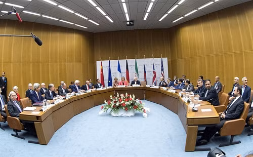 Toàn cảnh cuộc đàm phán giữa đại diện Iran và nhóm P5+1 tại thủ đô Vienna (Áo) ngày 14/7. Ảnh: AFP/TTXVN