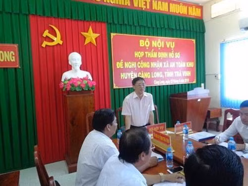 Đoàn khảo sát xã An toàn khu của Bộ Nội vụ chủ trì buổi làm việc tại tỉnh Trà Vinh. Ảnh : travinh.gov Đoàn khảo sát xã An toàn khu của Bộ Nội vụ chủ trì buổi làm việc tại tỉnh Trà Vinh. Ảnh : travinh.gov