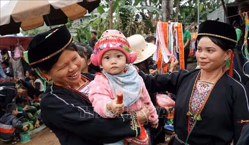 Chợ Thụt thật sự là nơi lưu giữ hồn quê và bản sắc văn hóa dân tộc độc đáo của địa phương. Ảnh: Văn Tý-TTXVN