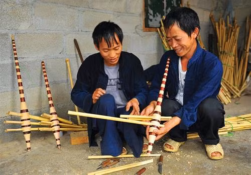 Nghề chế tác khèn Mông ảnh 1