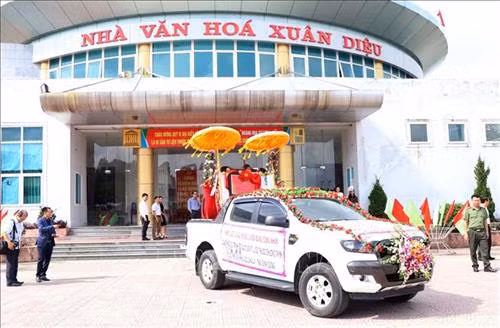 Chính quyền và dòng họ Nguyễn Huy tổ chức rước Bằng công nhận di sản Thế giới về xã Trường Lộc. Ảnh: Công Tường-TTXVN Chính quyền và dòng họ Nguyễn Huy tổ chức rước Bằng công nhận di sản Thế giới về xã Trường Lộc. Ảnh: Công Tường-TTXVN