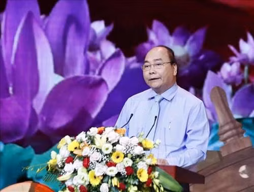 Thủ tướng Nguyễn Xuân Phúc phát biểu tại chương trình giao lưu. Ảnh: Thống Nhất – TTXVN Thủ tướng Nguyễn Xuân Phúc phát biểu tại chương trình giao lưu. Ảnh: Thống Nhất – TTXVN