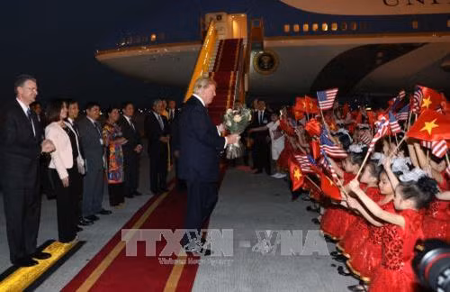 Tổng thống Hợp chúng quốc Hoa Kỳ Donald Trump bắt đầu thăm cấp Nhà nước Việt Nam ảnh 2