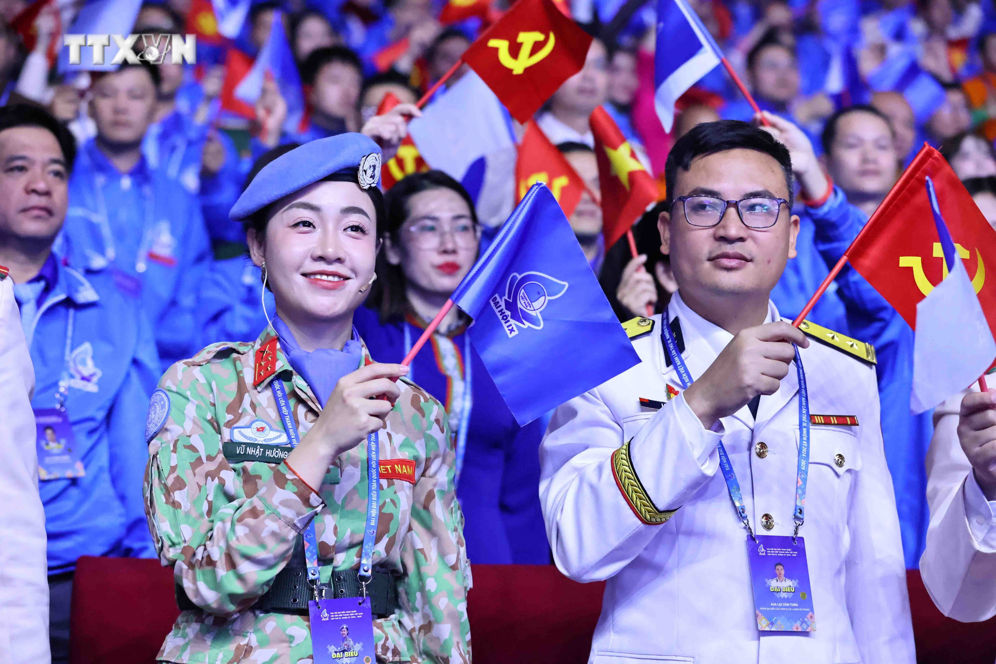 Các đại biểu thanh niên dự Phiên trọng thể Đại hội IX Hội Liên hiệp Thanh niên Việt Nam. Ảnh: Minh Đức – TTXVN vna_potal_phien_trong_the_dai_hoi_ix_hoi_lien_hiep_thanh_nien_viet_nam__7762816.jpg