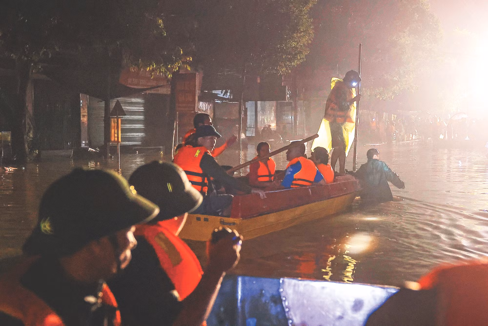 19-bo doi xuyen dem-thai nguyen-hoang hieu.jpg