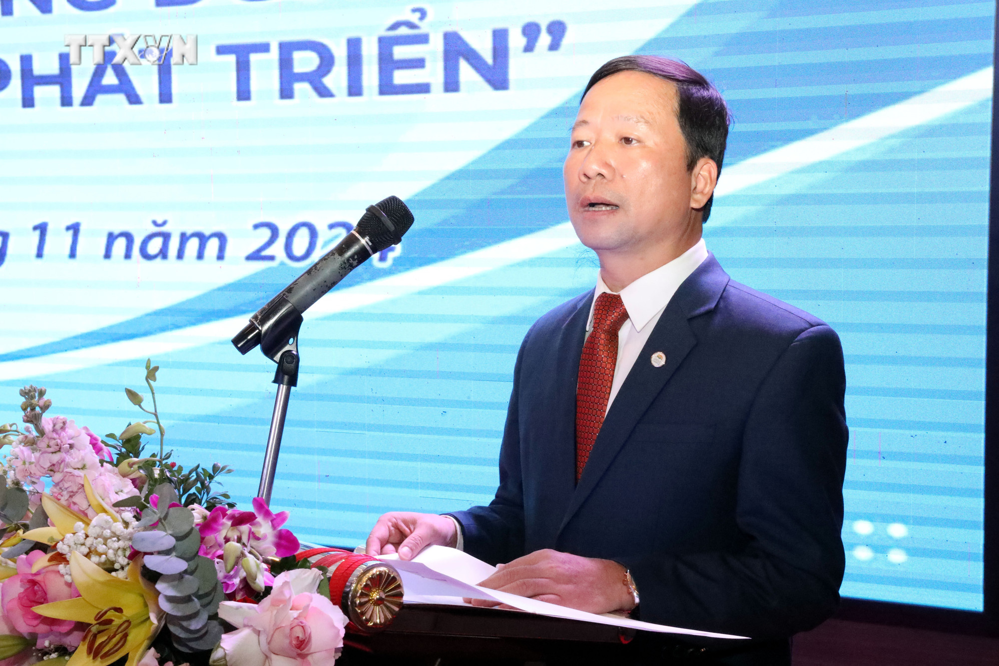 Giám đốc Sở Văn hóa, Thể thao và Du lịch tỉnh Lạng Sơn Nguyễn Đặng Ân phát biểu tại Hội thảo. Ảnh: Văn Đạt - TTXVN vna_potal_hoi_thao_khoa_hoc_“du_lich_van_hoa_vung_dong_bac_-_khoi_nguon_va_phat_trien”_7685015.jpg
