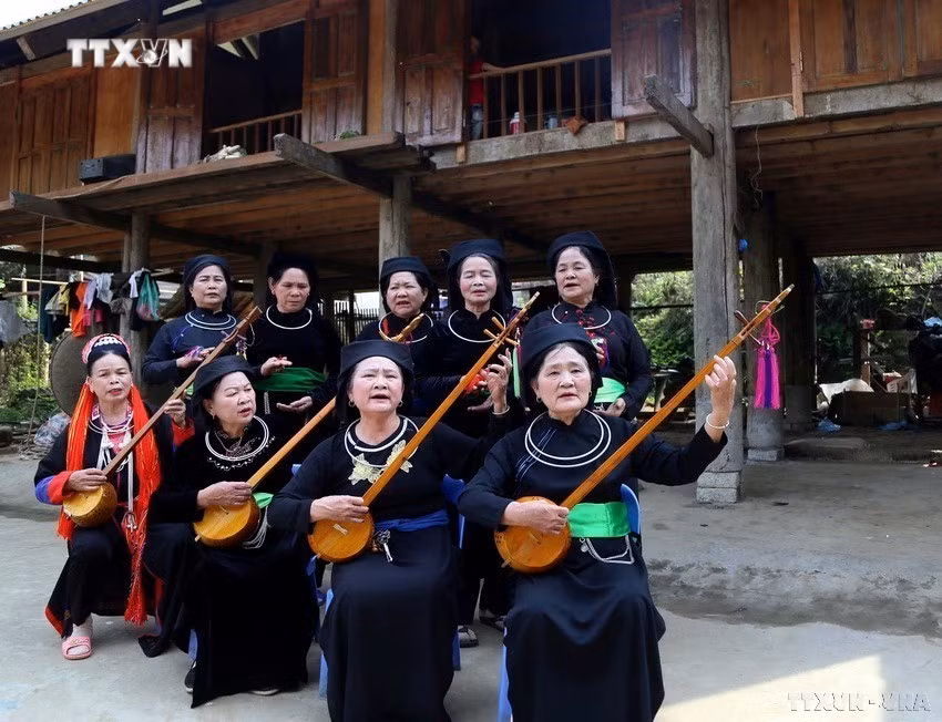 vna_potal_ngay_di_san_van_hoa_viet_nam_2311_gop_phan_to_tham_hinh_anh_viet_nam_voi_the_gioi_7087880.jpg