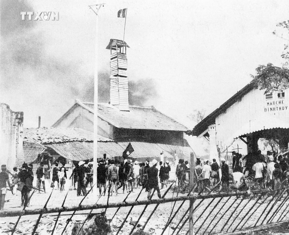 Ngày 23/11/1940, cuộc Khởi nghĩa Nam kỳ bùng nổ ở nhiều tỉnh Nam bộ. Cùng với khởi nghĩa Bắc Sơn, khởi nghĩa Nam Kỳ là "những tiếng súng báo hiệu cho cuộc khởi nghĩa toàn quốc”, là cuộc tổng diễn tập lần thứ hai cho thắng lợi của Cách mạng tháng Tám năm 1945, thể hiện sức mạnh quật khởi, lòng tin tưởng và sẵn sàng hy sinh của nhân dân các tỉnh Nam Bộ trong cuộc đấu tranh giành tự do, độc lập. Ảnh: Tư liệu TTXVN vna_potal_79_nam_cach_mang_thang_tam_va_quoc_khanh_2-9_1945_-_2024_moc_son_choi_loi_trong_lich_su_dan_toc_viet_nam_7537316.jpg