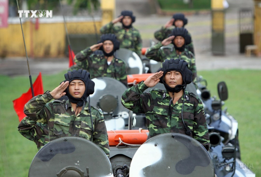 Tiểu đoàn cơ giới 474 thuộc Đoàn M 47 (Quân chủng Hải quân) luôn hoàn thành các nhiệm vụ được giao, thực hiện tốt các bài tập huấn luyện sẵn sàng chiến đấu. Ảnh: Trọng Đức - TTXVN. vna_potal_phat_huy_truyen_thong_danh_thang_tran_dau_cua_hai_quan_nhan_dan_viet_nam_xung_dang_la_luc_luong_nong_cot_tren_bien_7510778.jpg