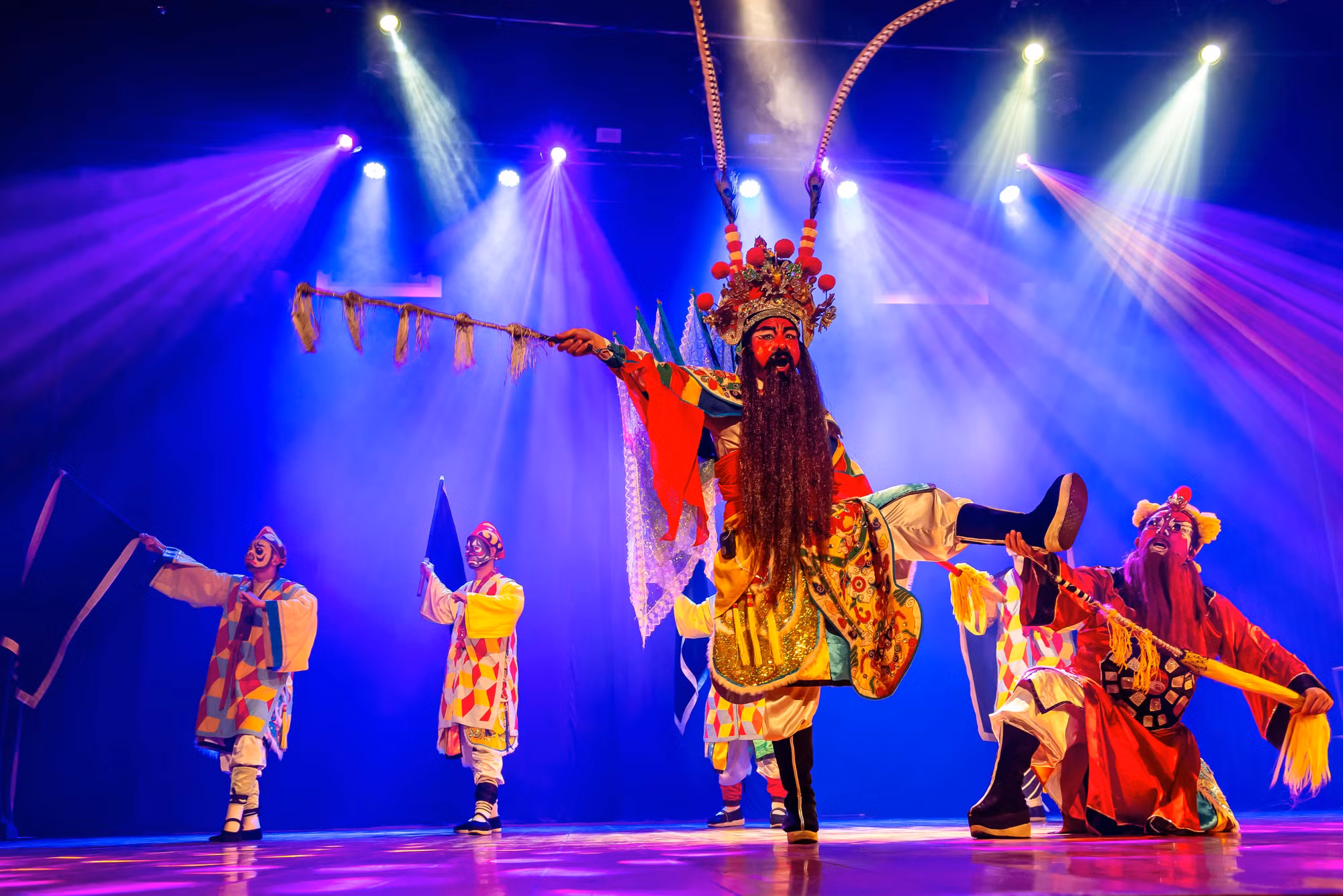 Hàng tuần, nhà hát nghệ thuật hát bội thành phố Hồ Chí Minh vẫn sáng đèn phục vụ người dân. Ảnh: An Hiếu