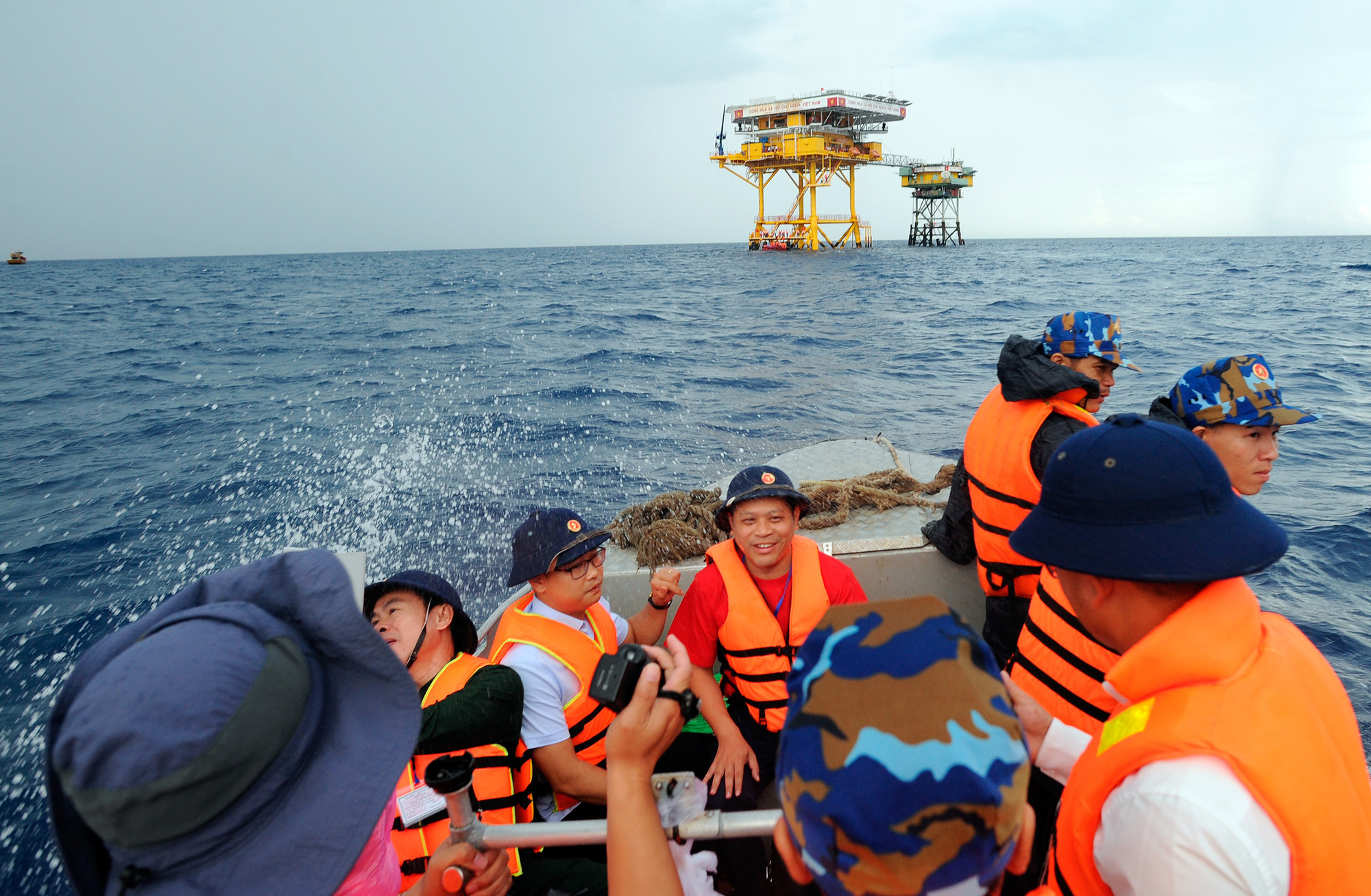 Nhà giàn DK1 Tu Chinh 2.JPG