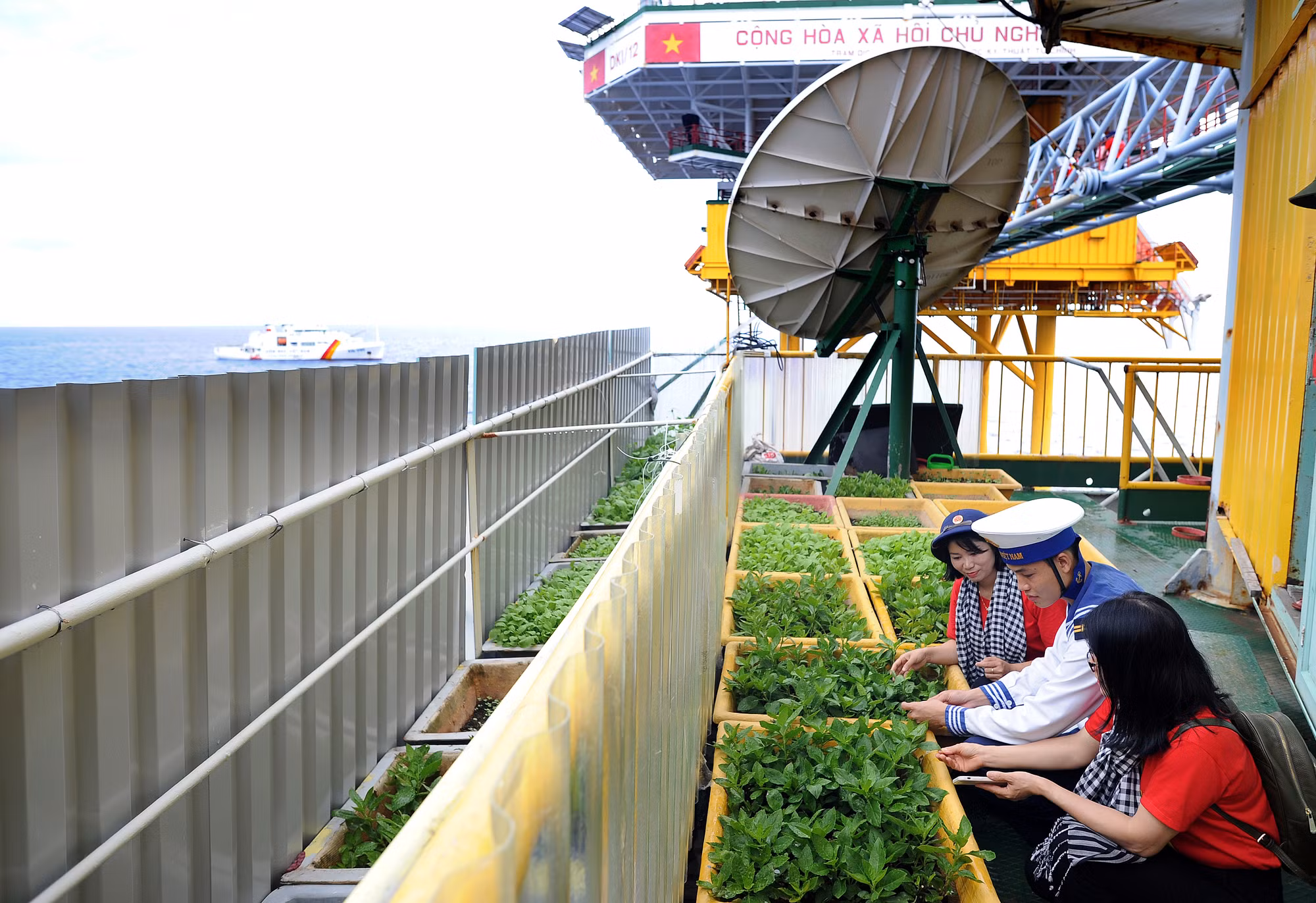 Hanh trinh Truong Sa 16A.JPG