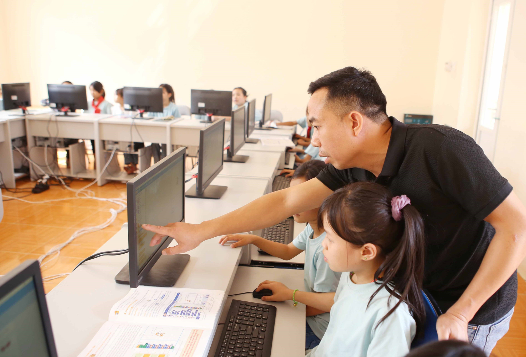 7-55 nam thuc hien Di chuc Chu tich HCM.jpg