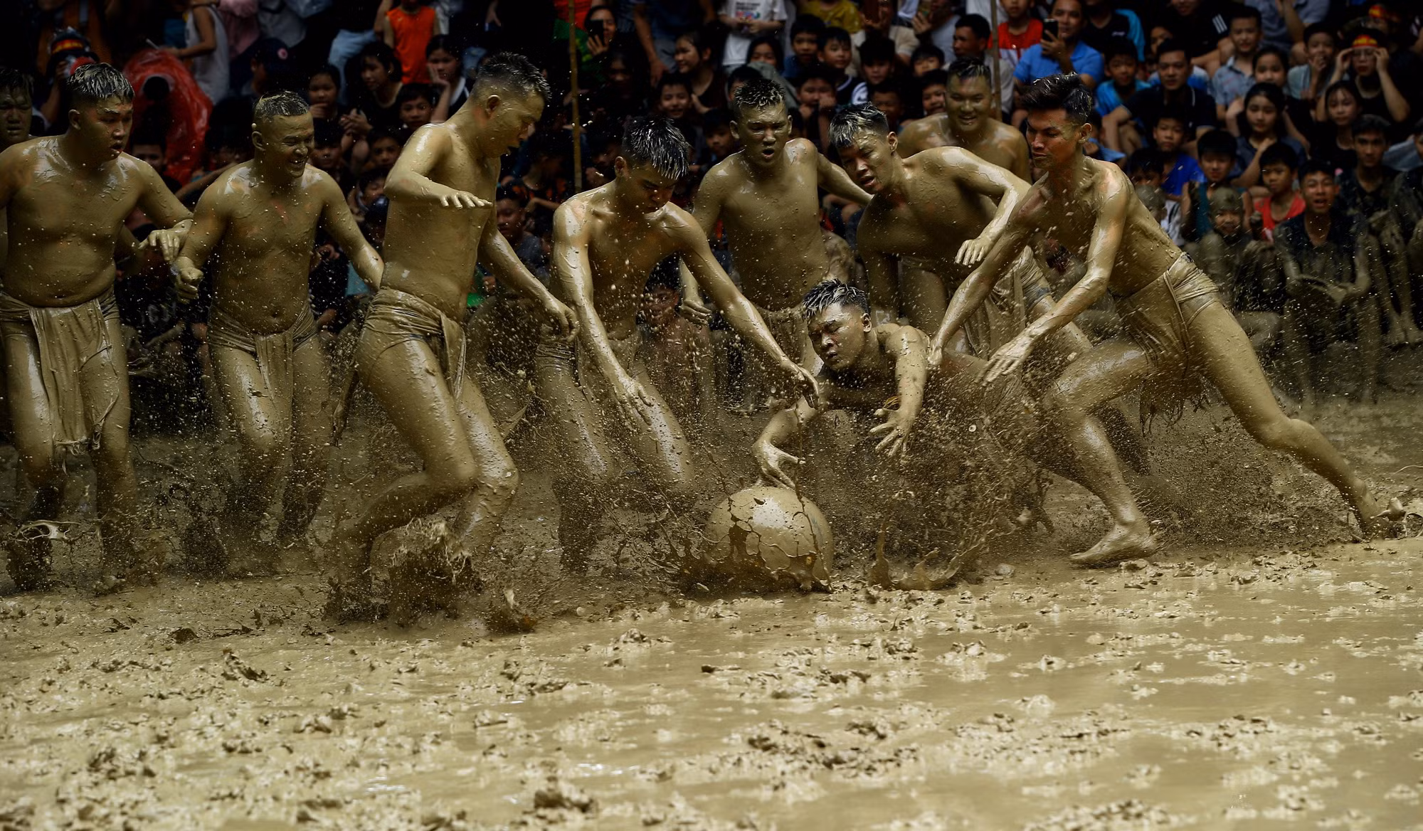 Độc đáo vật cầu nước làng Vân