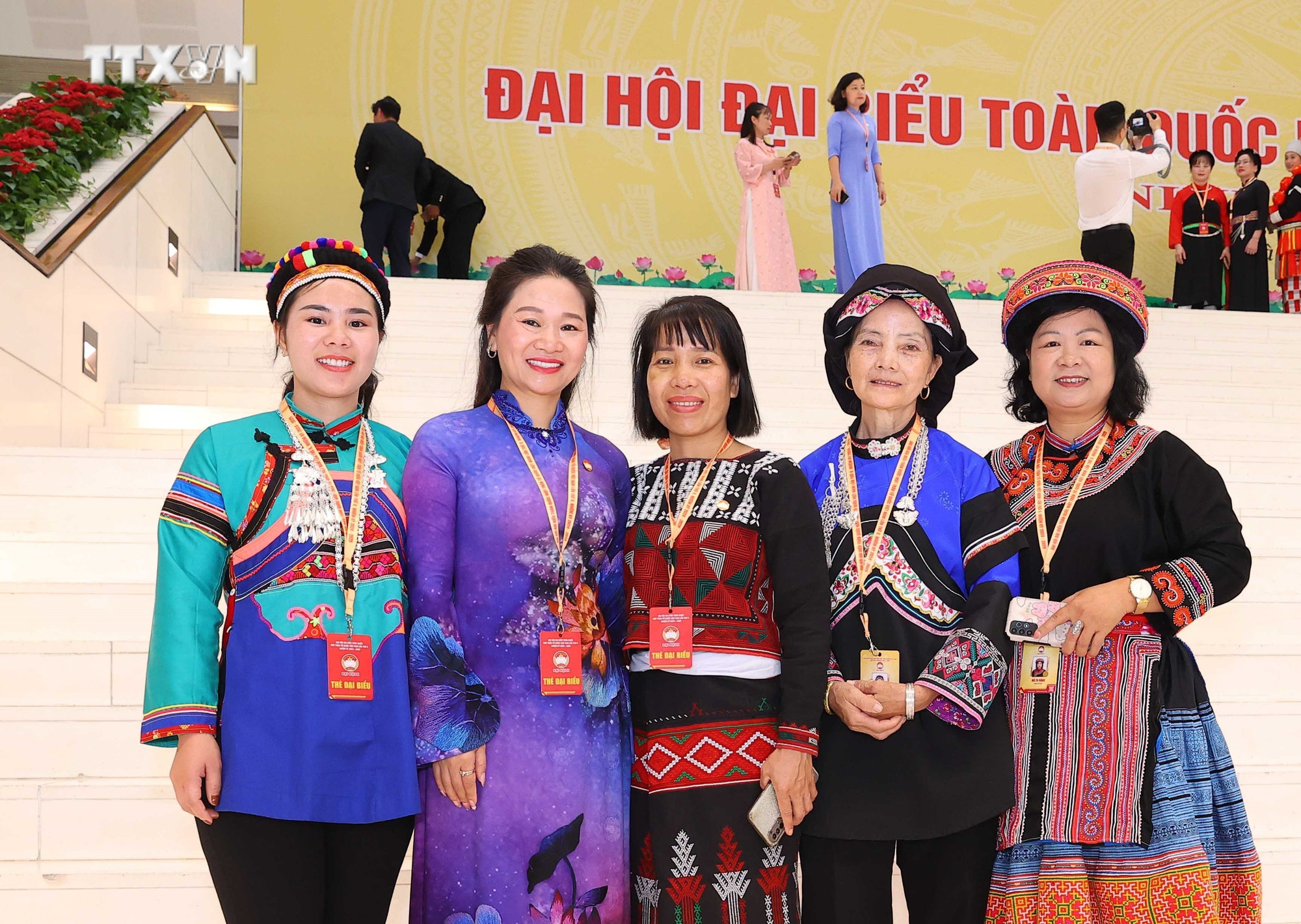 Các đại biểu dân tộc thiểu số dự Phiên khai mạc Đại hội X Mặt trận Tổ quốc Việt Nam. Ảnh: TTXVN vna_potal_khai_mac_trong_the_dai_hoi_x_mat_tran_to_quoc_viet_nam_7655439.jpg