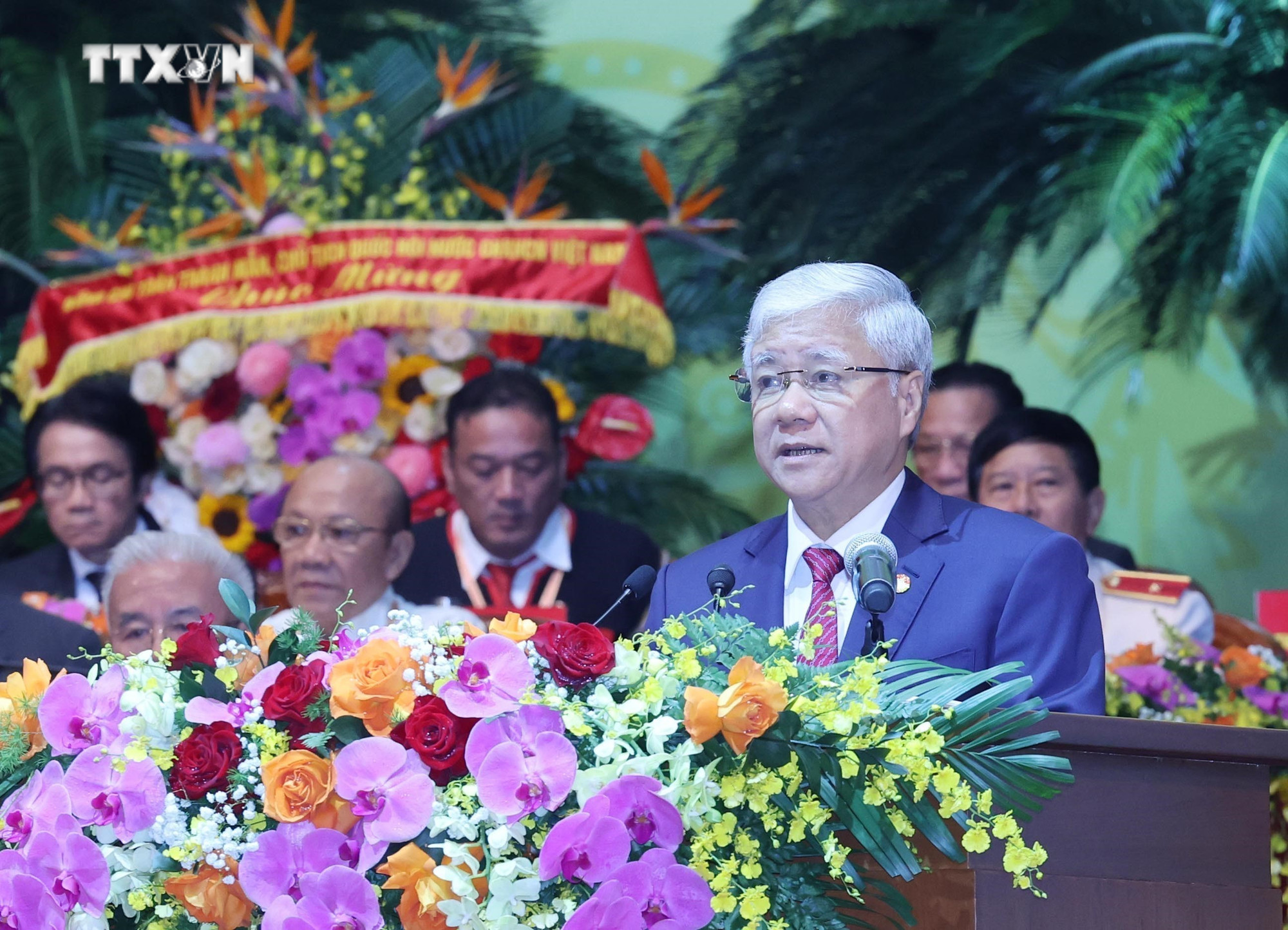 Đồng chí Đỗ Văn Chiến, Ủy viên Bộ Chính trị, Bí thư Trung ương Đảng, Chủ tịch UBTW MTTQ Việt Nam, thay mặt Đoàn Chủ tịch trình bày Diễn văn khai mạc Đại hội. Ảnh: TTXVN vna_potal_khai_mac_trong_the_dai_hoi_dai_bieu_toan_quoc_mttq_viet_nam_lan_thu_x_7655612.jpg