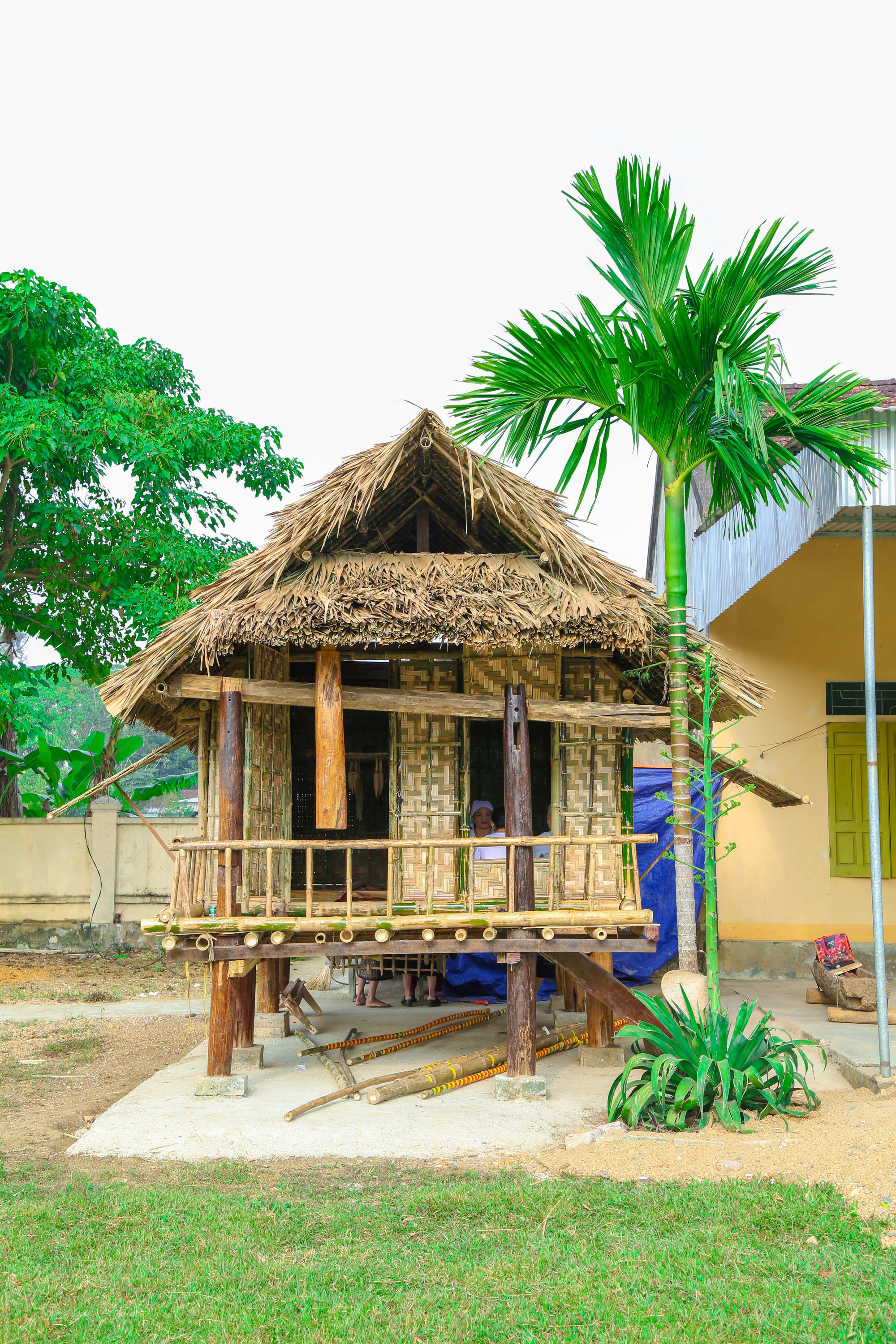 Phục dựng nhà sàn và vật dụng trong đời sống sinh hoạt của thế hệ trước của bà con dân tộc Thổ 2. Phục dựng nhà sàn và vật dụng trong đời sống sinh hoạt của thế hệ trước (1).JPG