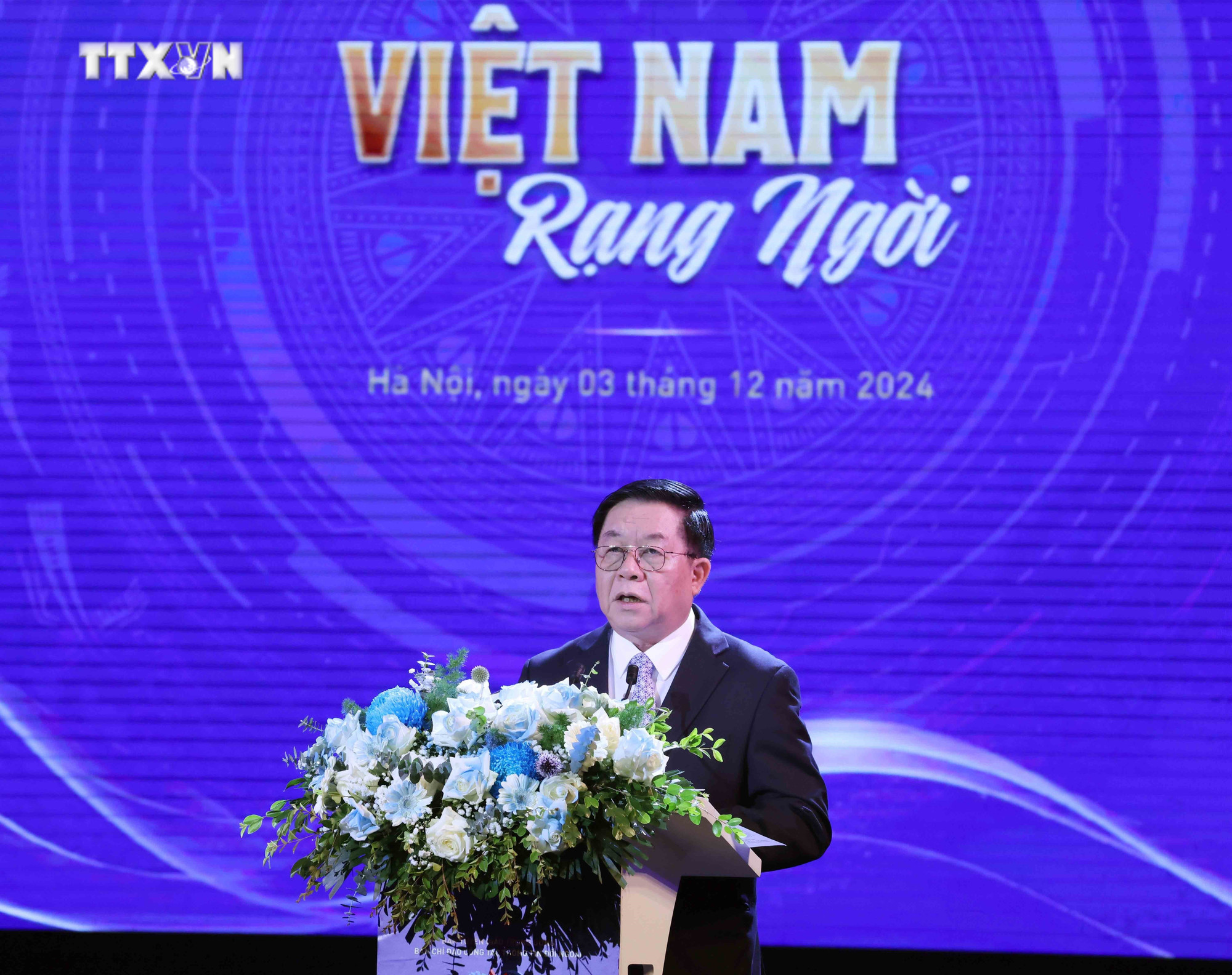 Đồng chí Nguyễn Trọng Nghĩa, Uỷ viên Bộ Chính trị, Bí thư Trung ương Đảng, Trưởng Ban Tuyên giáo Trung ương, Trưởng Ban Chỉ đạo Công tác thông tin đối ngoại phát biểu khai mạc buổi lễ. Ảnh: Phương Hoa - TTXVN vna_potal_le_trao_giai_thuong_toan_quoc_ve_thong_tin_doi_ngoai_lan_thu_10_7737082.jpg