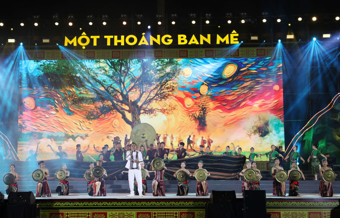 Không gian văn hóa Cồng chiêng Tây Nguyên - Di sản văn hóa phi vật thể của nhân loại góp phần làm nên một Đắk Lắk giàu truyền thống văn hóa, đậm đà bản sắc. Ảnh: Hoài Thu a10-dak-lak.jpg