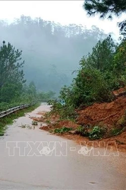 Kon Tum tăng cường các biện pháp ứng phó mưa bão