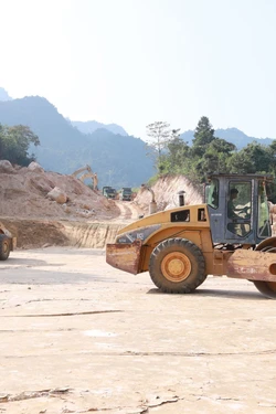 'Vượt nắng, thắng mưa', nước rút hoàn thành các công trình vùng biên viễn