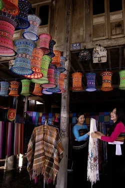 Phát triển du lịch cộng đồng gắn với giữ gìn bản sắc văn hóa dân tộc Thái