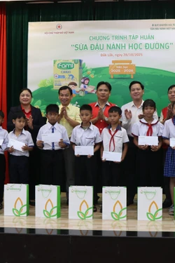 Cải thiện sức khỏe, tầm vóc học sinh ở những địa bàn khó khăn