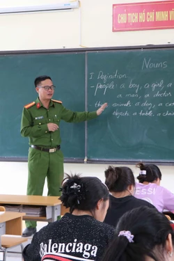 Người thầy - chiến sĩ Công an nhân dân đặc biệt ở vùng cao biên giới