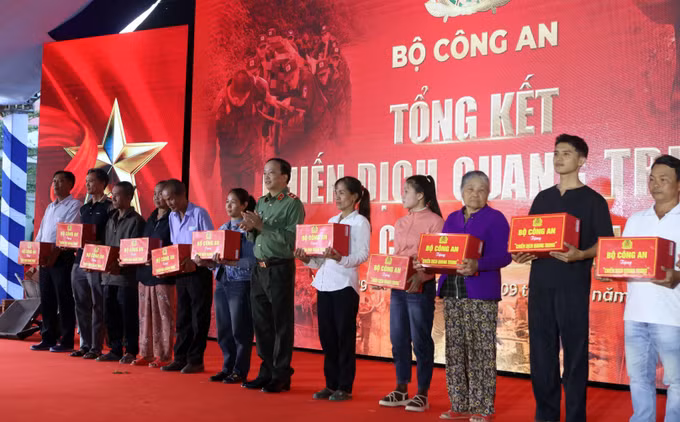 quang-trung-9126-23.jpg