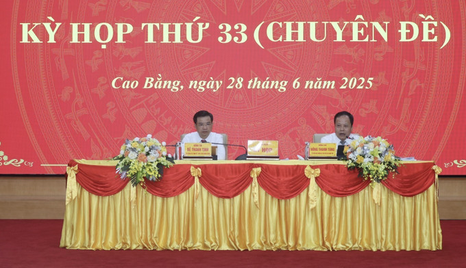 Chủ toạ Kỳ họp. cao-bang1-28625.jpg