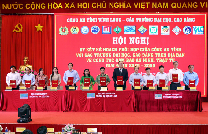 Công an tỉnh Vĩnh Long và các trường Đại học, Cao đẳng trên địa bàn ký kết kế hoạch phối hợp về công tác đảm bảo an ninh, trật tự giai đoạn 2025-2030.