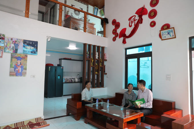 Chương trình cho vay hỗ trợ đi làm việc ở nước ngoài giúp gia đình bà Trần Thị Hường, thôn Chiến Thắng, xã Vạn Lộc trả hết số tiền xây sửa nhà, có cuộc sống ổn định.