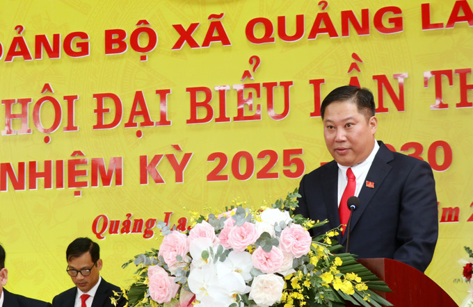 Bí thư Đảng ủy xã Quảng La Đỗ Khánh Tùng phát biểu tại Đại hội. Bí thư Đảng ủy xã Quảng La Đỗ Khánh Tùng phát biểu tại Đại hội.